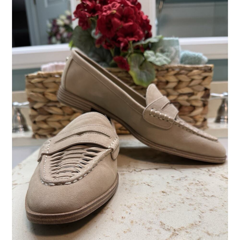 Vince Camuto Caylas 10M Suede Leather Beige Loafers Braided Vamp Preowned